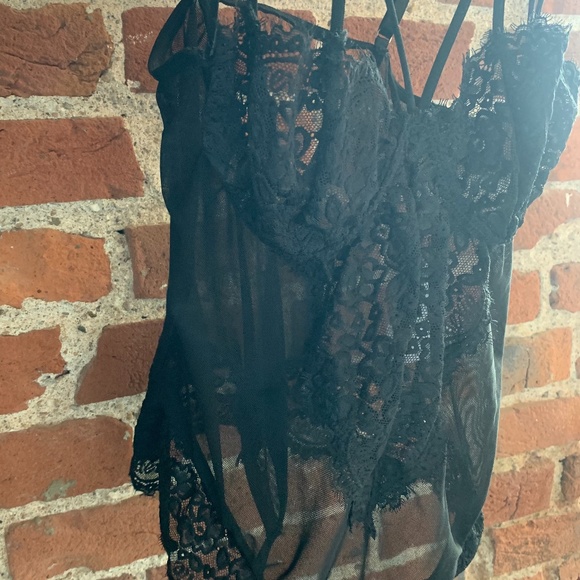 ๐ NEW Black Lace Thong Bodysuit Lingerie Sheer Mesh Teddy Strap Cutouts Medium - Picture 10 of 13